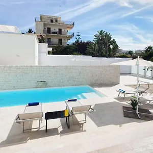 Mediterranea - Seaview, Pool & Garden , Bari Italien