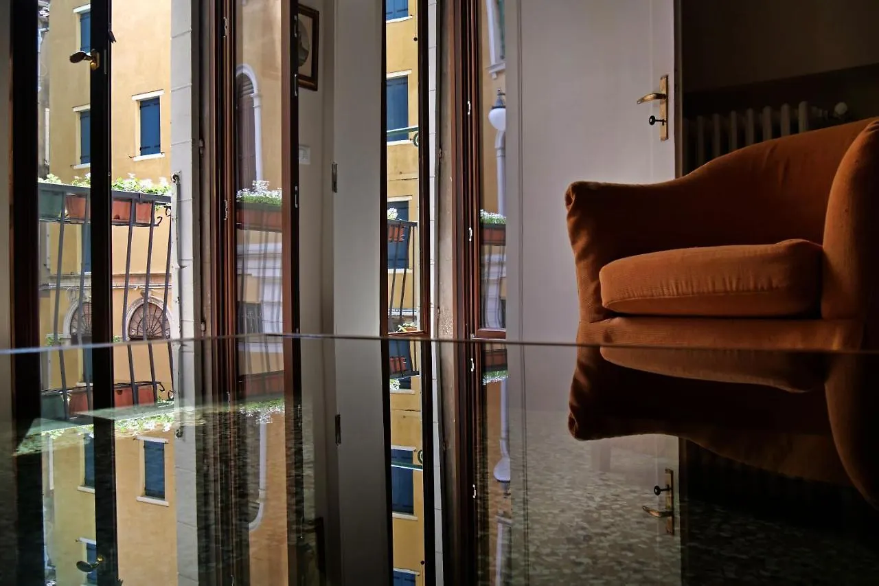 Apartment Appartamento Al Malibran Venice
